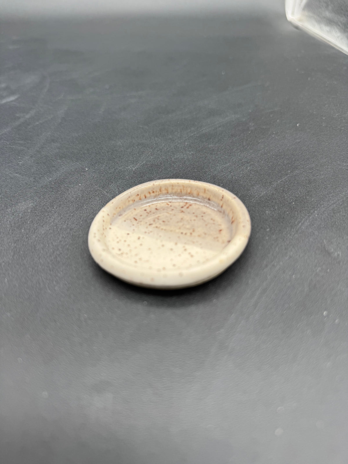 Ceramic mini split saucer